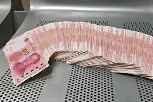 手感不佳！狄龙19中5&三分10中2拿到14分